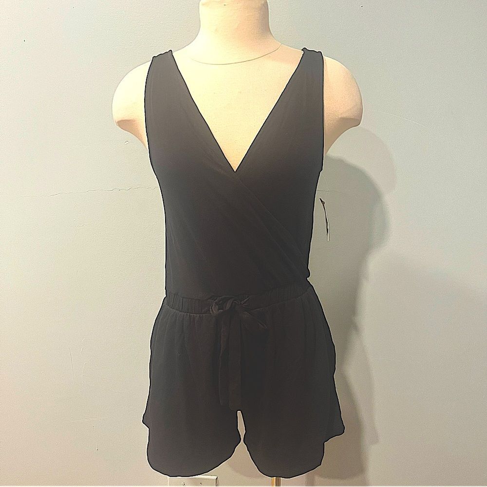 NWT Antistar x Nordstrom Black V-Neck Wrap Front Jersey Romper Size Large